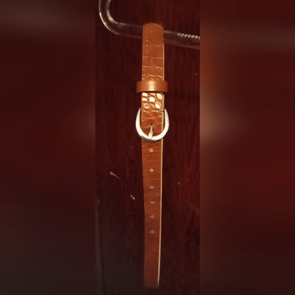 NWOT Brown Leather Belt Size M